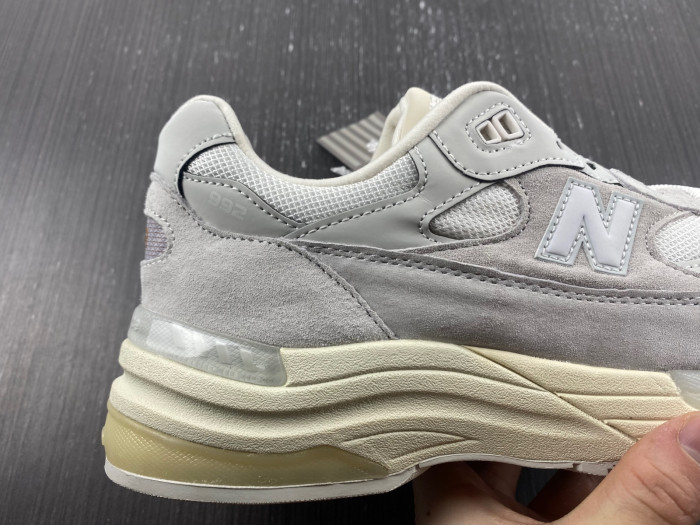New Balance M992MD