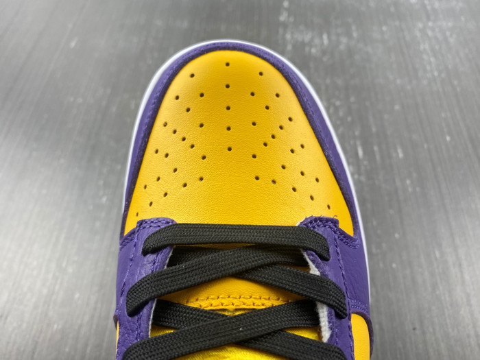 Nike Dunk Low LX Lisa Leslie  - DO9581-500