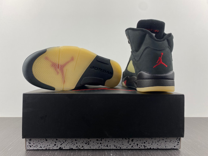 Jordan 5 Retro Gore-Tex Off-Noir  - DR0092-001