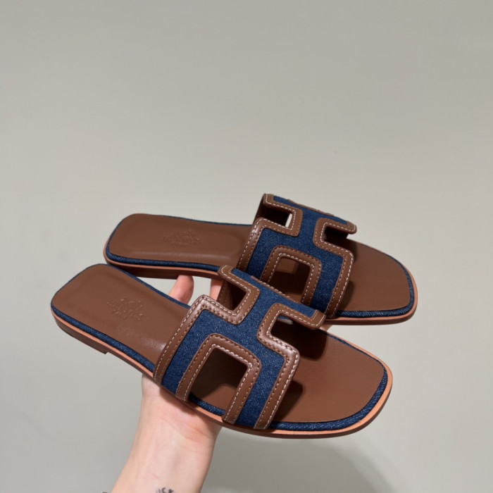 H**me5 SANDALS