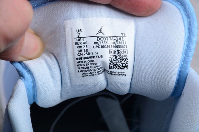 Air Jordan 1 Low "Aluminum" DC0774-141