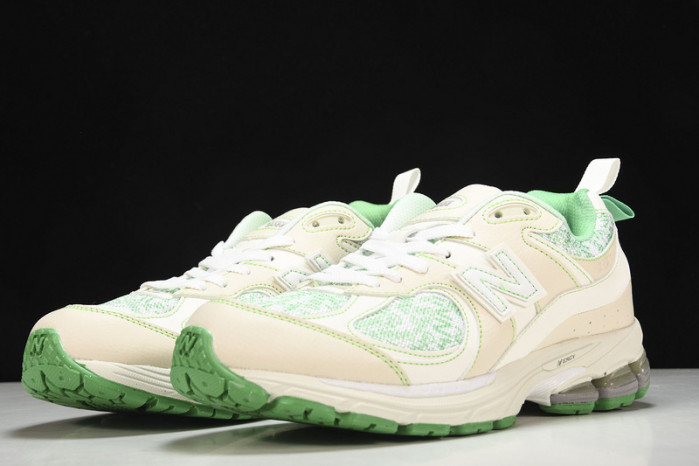 New Balance ML2002RGC