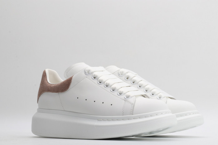 A1exa*der Mcqv*en OVERSIZED