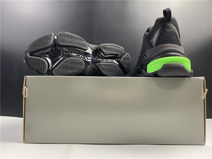 BLCG SNEAKER TRIPLE.S.