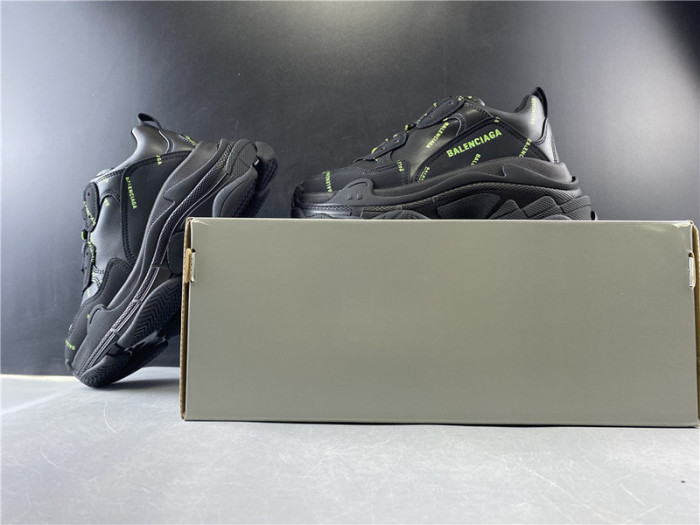 BLCG SNEAKER TRIPLE.S.