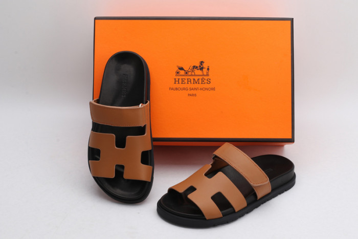 H**me5 SANDALS