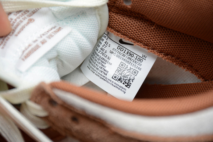 Nike Dunk Low PRM "Medium Curry" DD1390-100