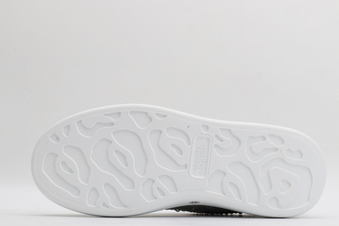 A1exa*der Mcqv*en OVERSIZED