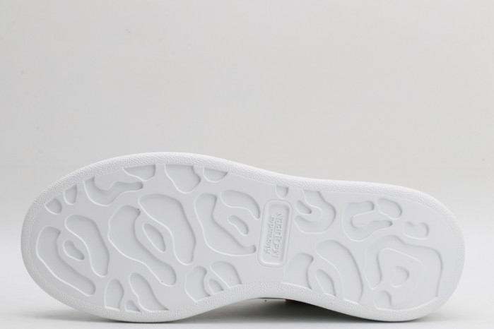 A1exa*der Mcqv*en OVERSIZED