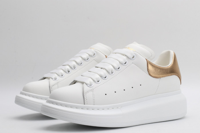 A1exa*der Mcqv*en OVERSIZED