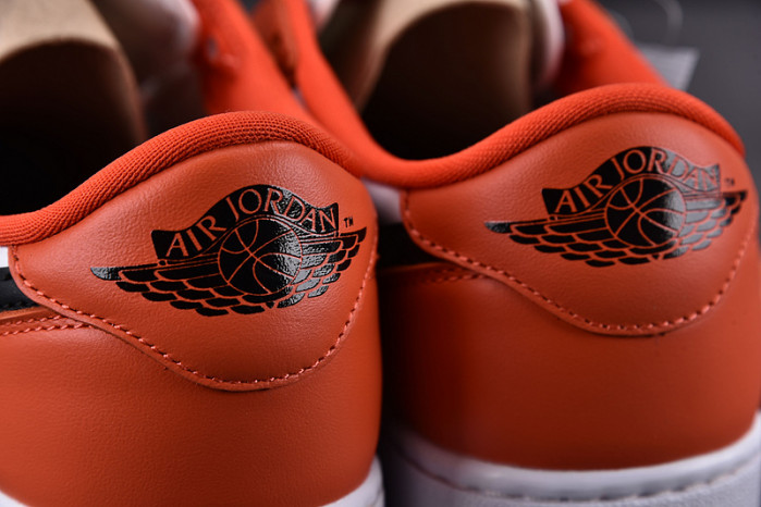 Air Jordan 1 Retro Low OG 