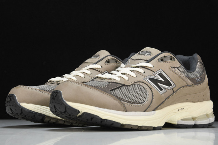 New Balance M2002RAW