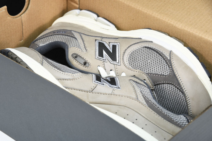 New Balance M2002RAW