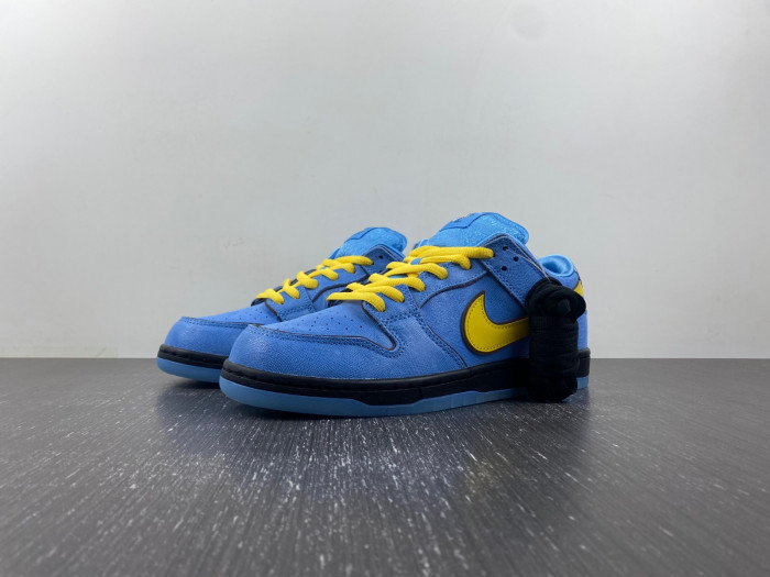 The Powerpuff Girls x Nike SB Dunk Low “Bubbles” FZ8320-400