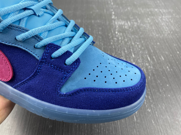 Nike SB Dunk Low Run The Jewels - DO9404-400