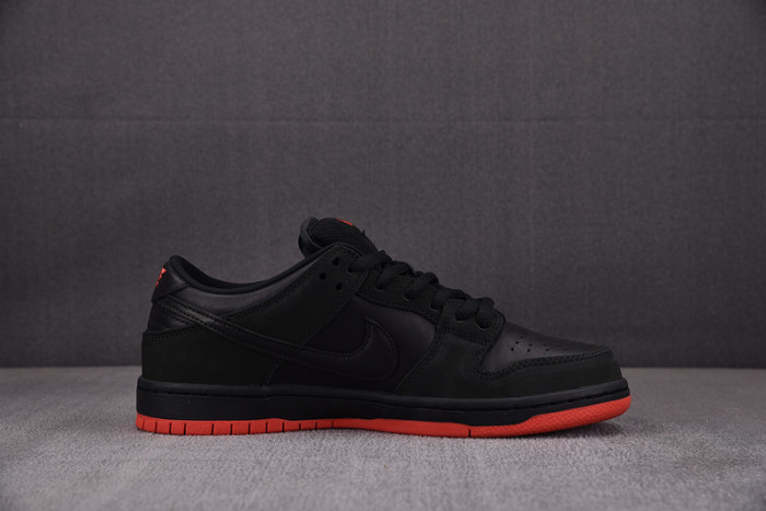 Nike Dunk Low SB Black Pigeon 883232-008