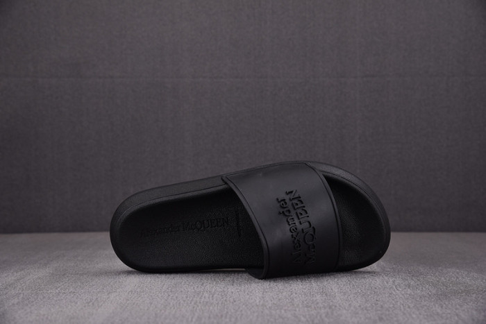 A1exa*der Mcqv*en SANDALS