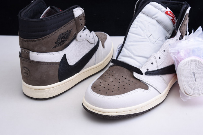 AIR JORDAN 1 RETRO HIGH TRAVIS SCOTT
