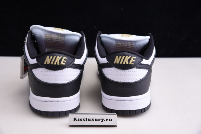 NIKE SB DUNK LOW "BLACK STARS" DH3228-102