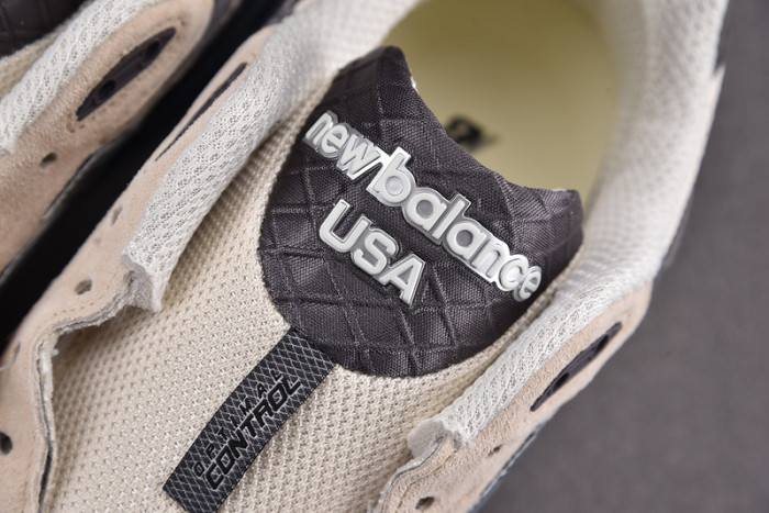 New Balance  M990AD3