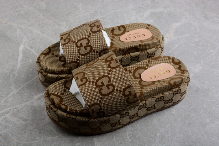 Gvc*1 SANDALS