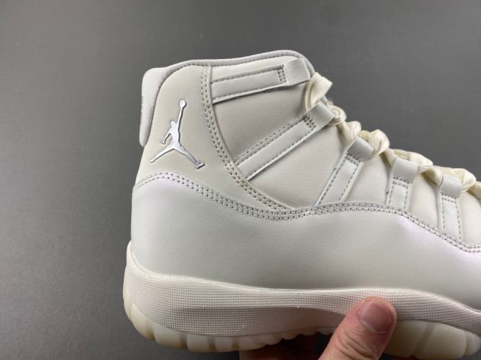 Jordan W Air Jordan 11 Retro Pearl AR0715-110