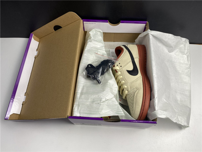 Nike SB Dunk Low Pro Hennessy - BQ6817-100