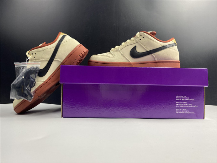 Nike SB Dunk Low Pro Hennessy - BQ6817-100