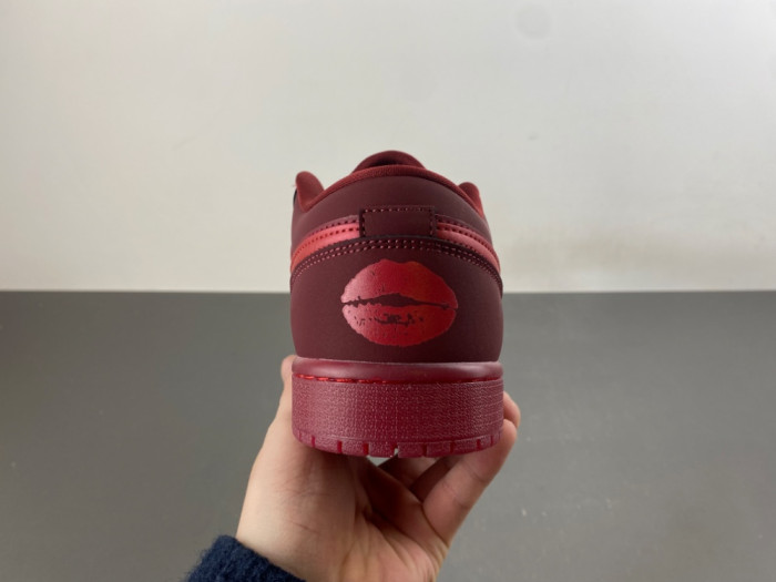 Air Jordan 1 Low SE Valentine