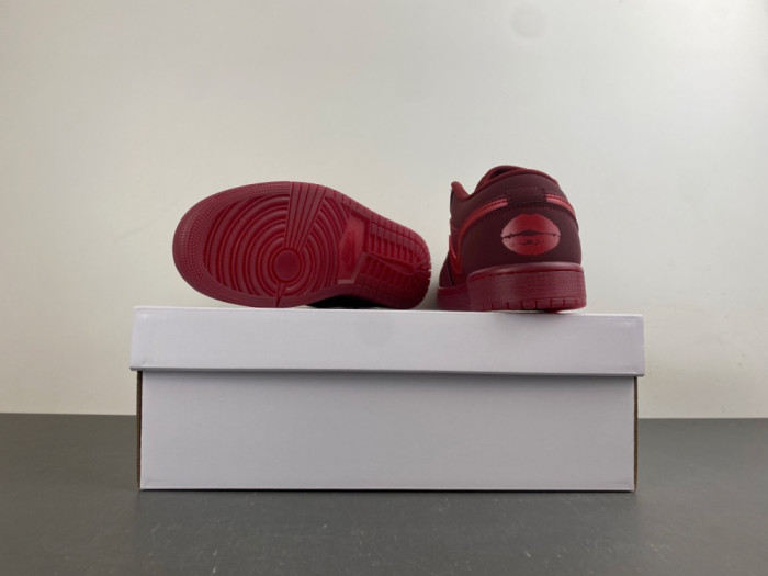 Air Jordan 1 Low SE Valentine
