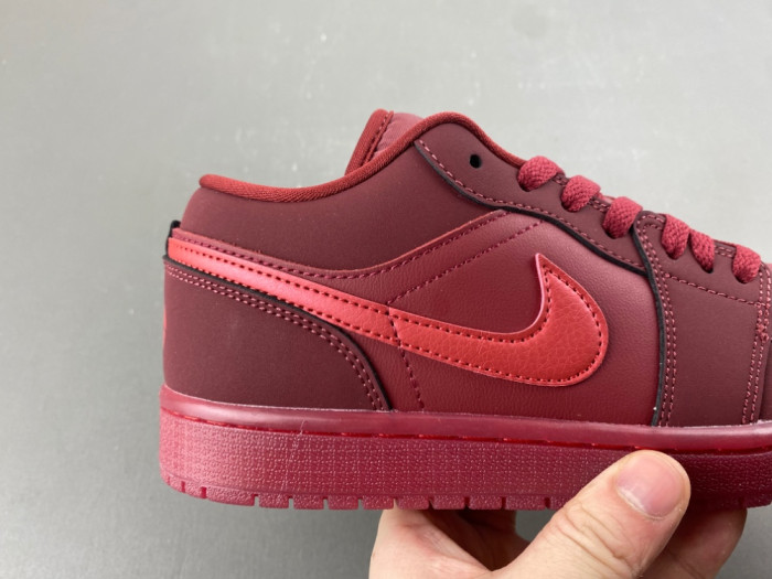 Air Jordan 1 Low SE Valentine