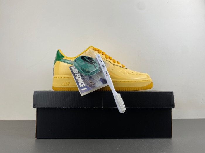 Nike Air Force 1 Low Patent Leather Topaz Gold Pine Green IO4489-700