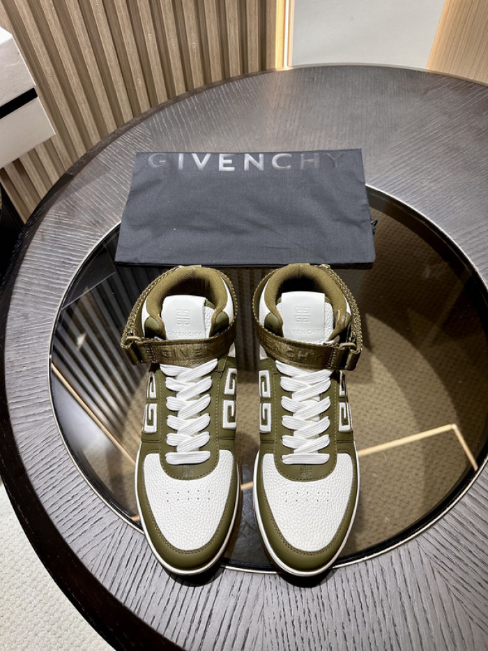 GIVENCHY SNEAKER