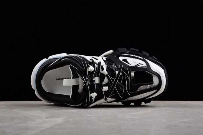 Ba1en*iaga Track Mule