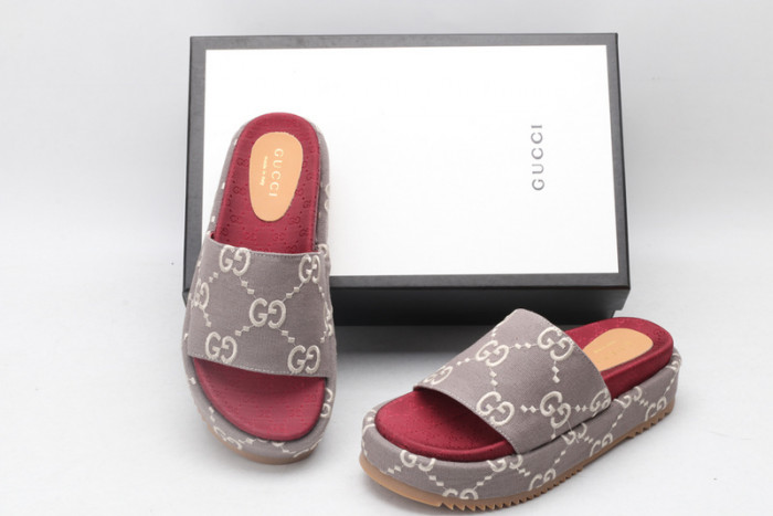 Gvc*1 SANDAL