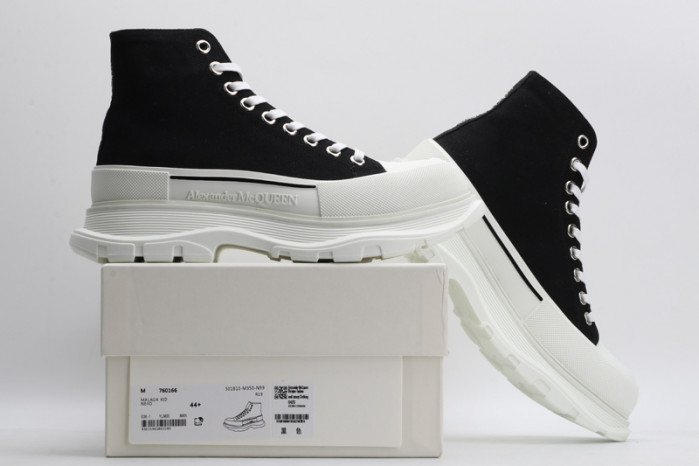 A1exa*der Mcqv*en OVERSIZED