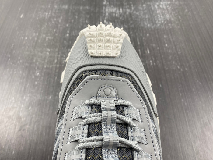 MONCLER TRAILGRIP GORE-TEX