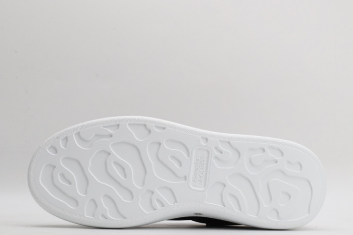 A1exa*der Mcqv*en OVERSIZED