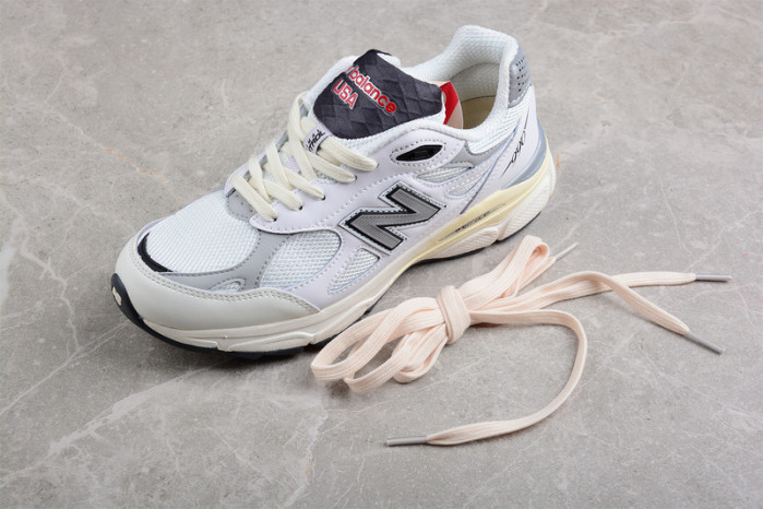 New Balance M990AL3