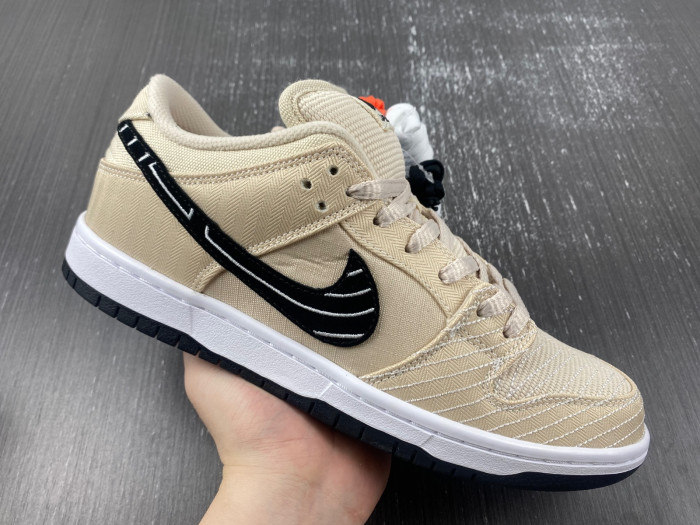 Albino & Preto x Nike SB Dunk Low FD2627-200