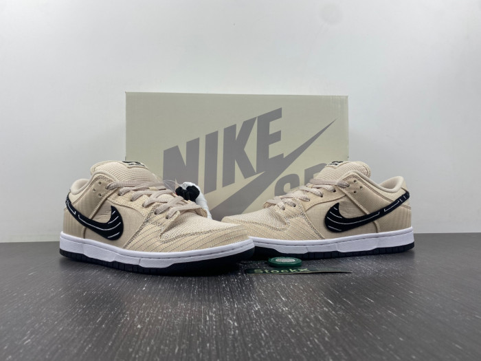 Albino & Preto x Nike SB Dunk Low FD2627-200