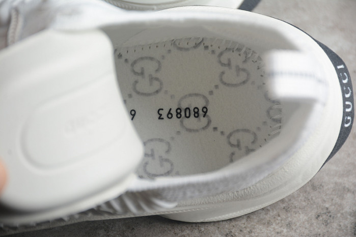 Gvc*1 Run Low-top Sneakers 680893 USM10 8475