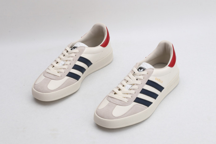 Gv*c* X ADIDA* SNEAKER