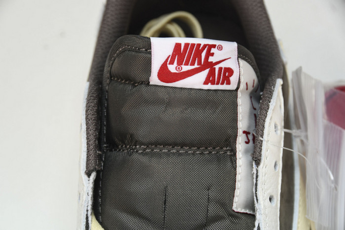 Travis Scott x Nike Air Jordan 1 Low DM7866-162