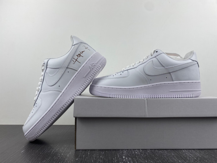 NIKE AIR FORCE 1 LOW 