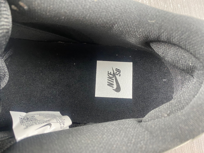 Nike SB Dunk Low Black Gum