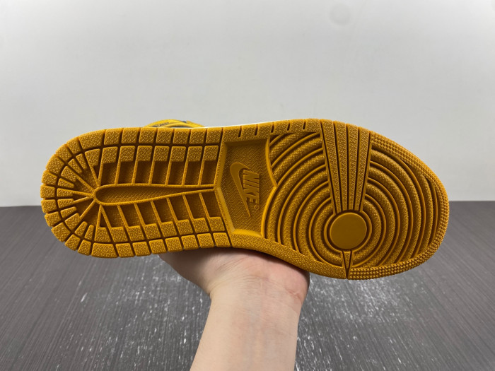 Air Jordan 1 High OG "Yellow Ochre" DZ5485-701