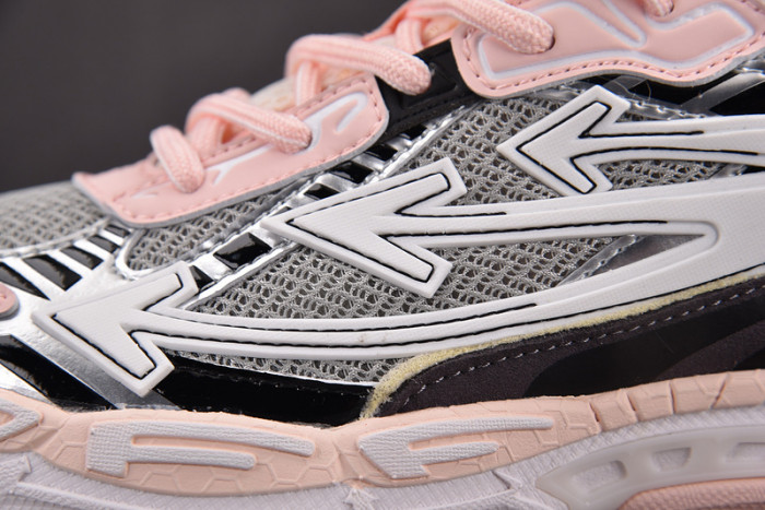 Off-White c/o Virgil Abloh