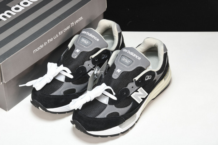 New Balance M992EB