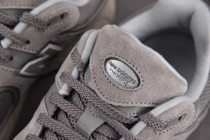 New Balance ML2002RC